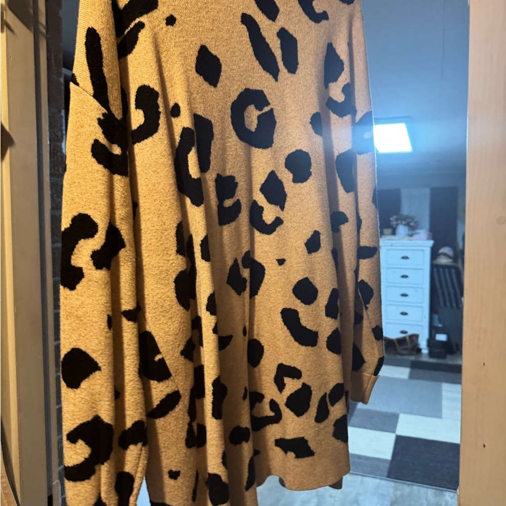 Leopard Print Open Cardigan - Picture 2 of 3